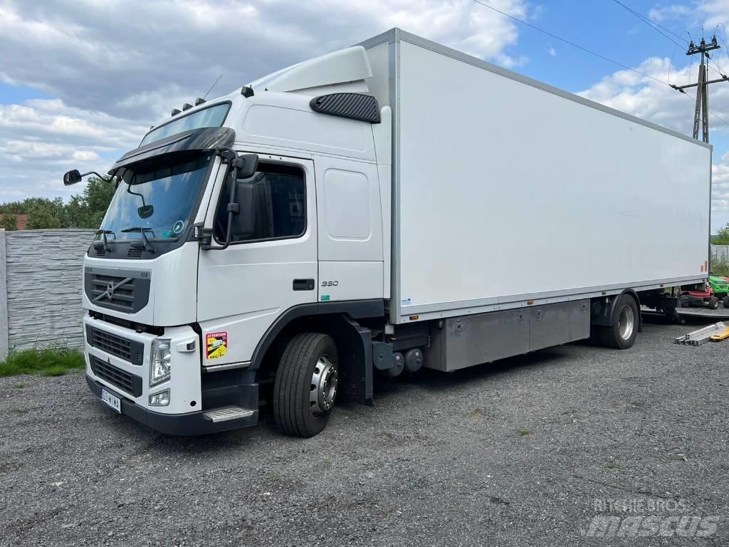 Volvo FM 330 Samochody ciężarowe ze skrzynią zamkniętą