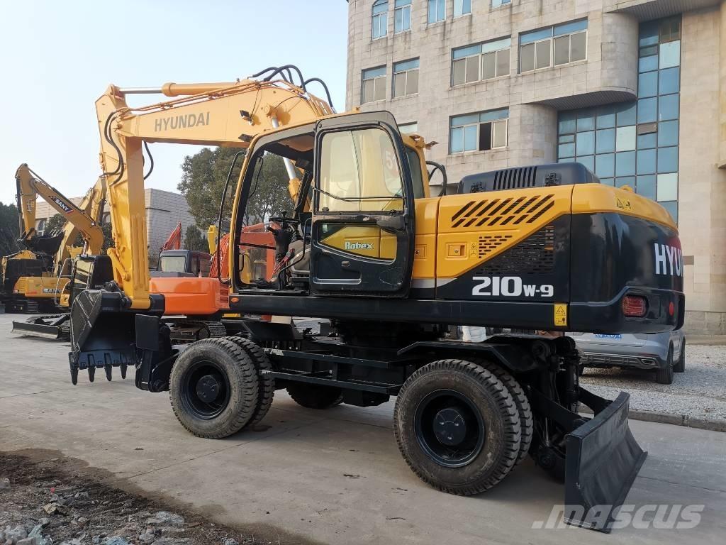 Hyundai R210W-9 Koparki kołowe