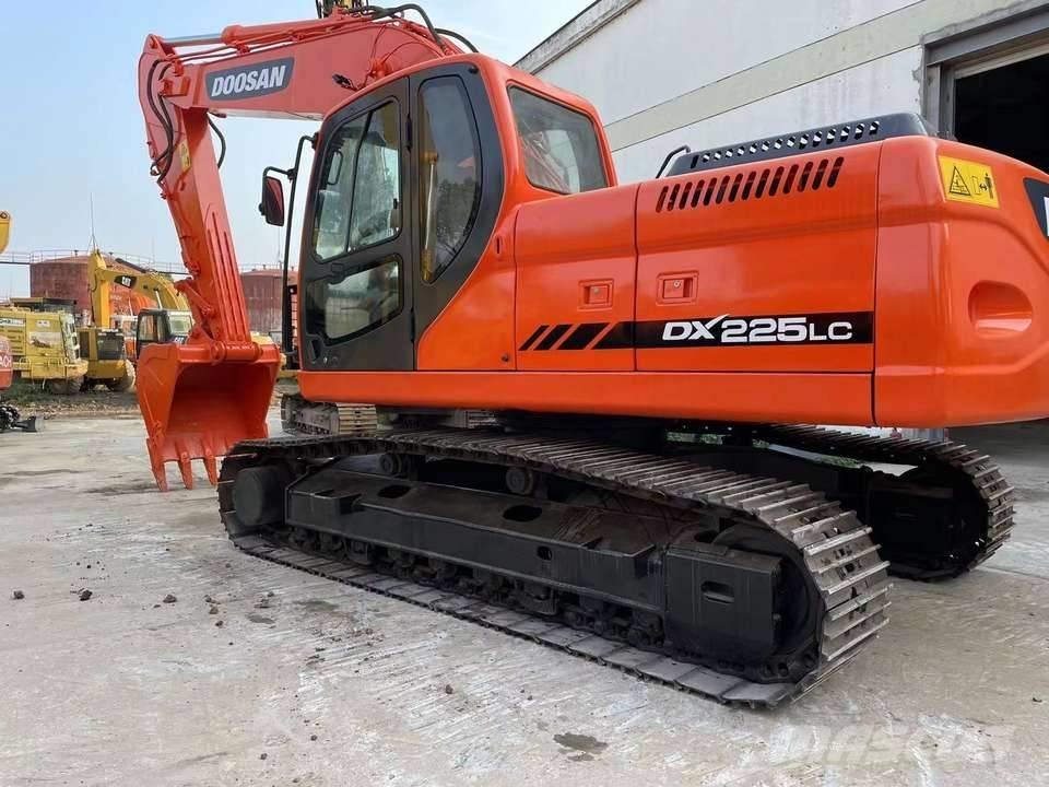Doosan DX 225 Koparki gąsienicowe
