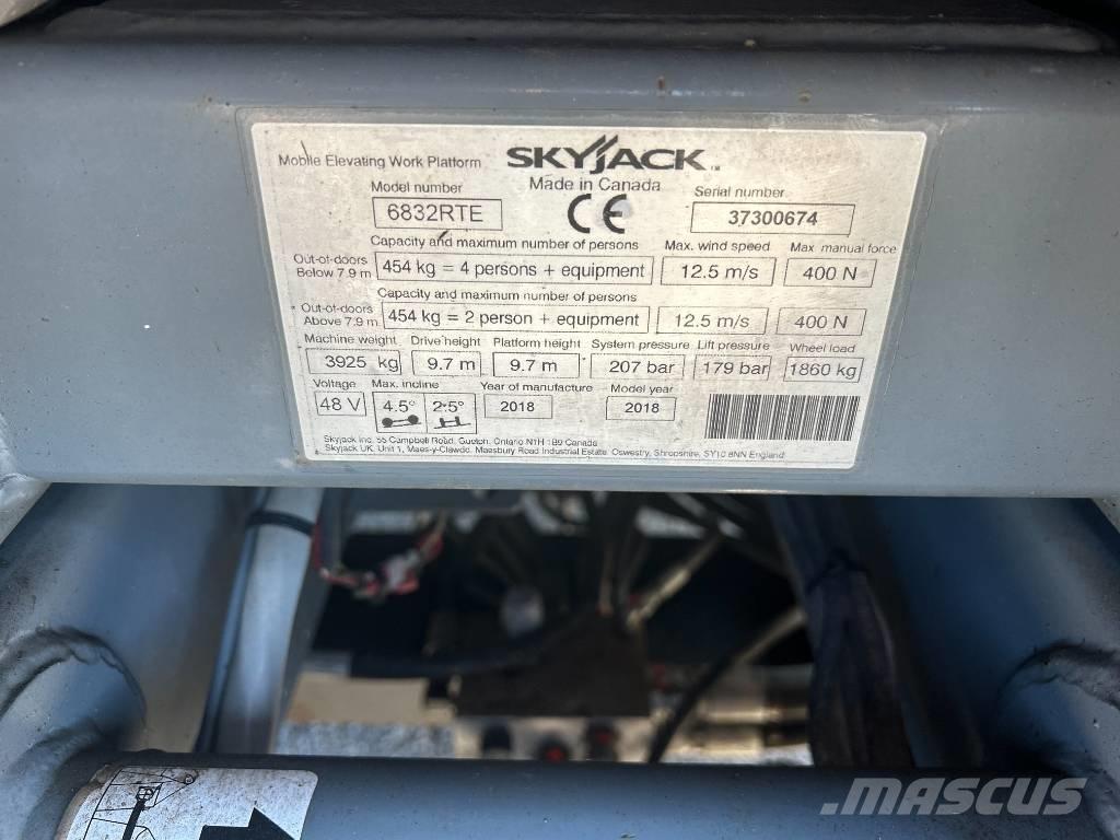 SkyJack SJ 6832 RTE Podnośniki nożycowe
