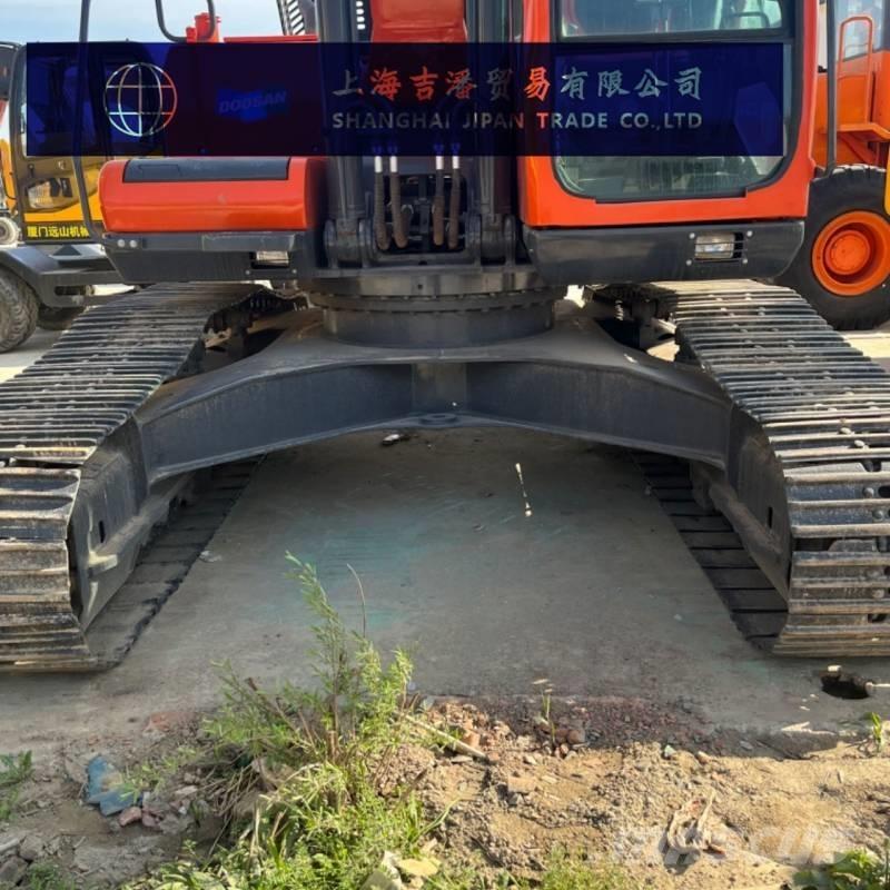 Doosan DX 300 Koparki gąsienicowe