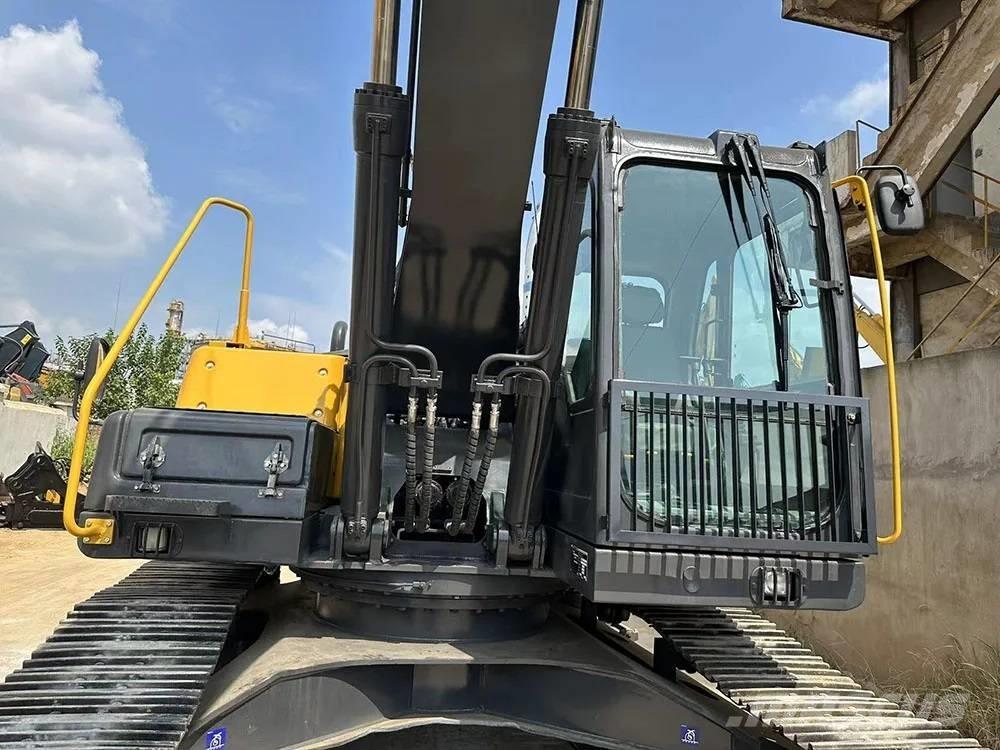 Volvo EC240D Koparki gąsienicowe
