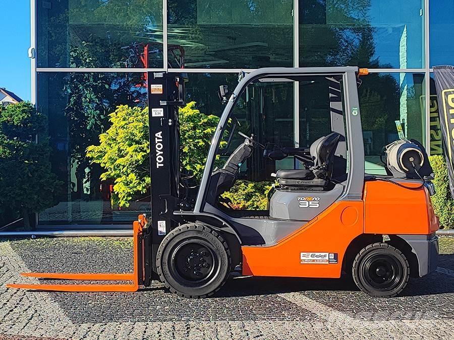 Toyota 02-8FGJF35 Wózki LPG