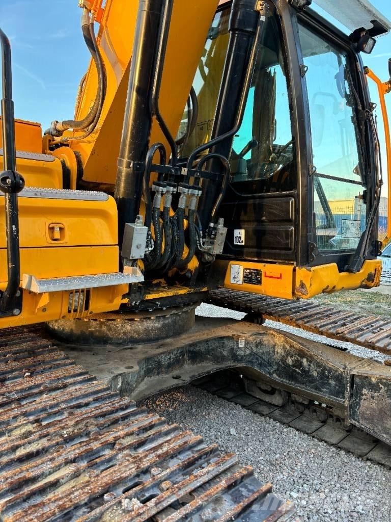 JCB 220 Koparki gąsienicowe