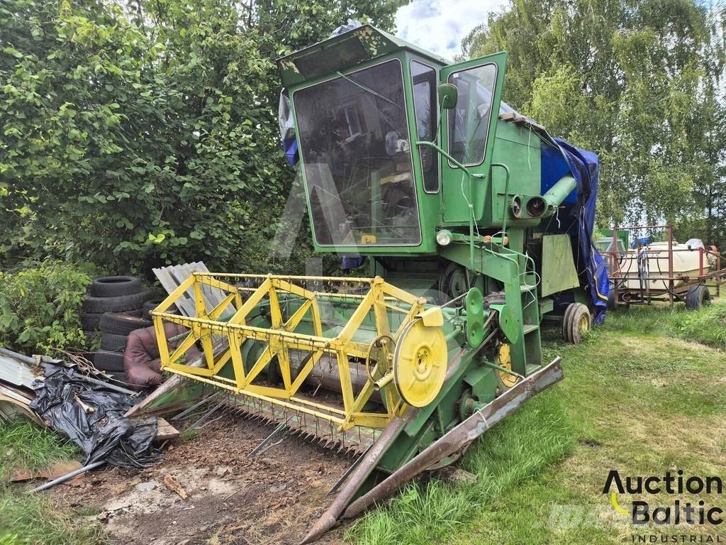 John Deere 935 Kombajny zbożowe