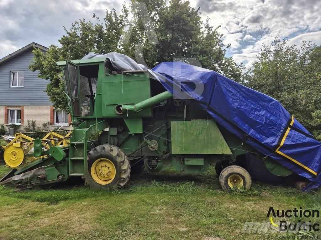 John Deere 935 Kombajny zbożowe