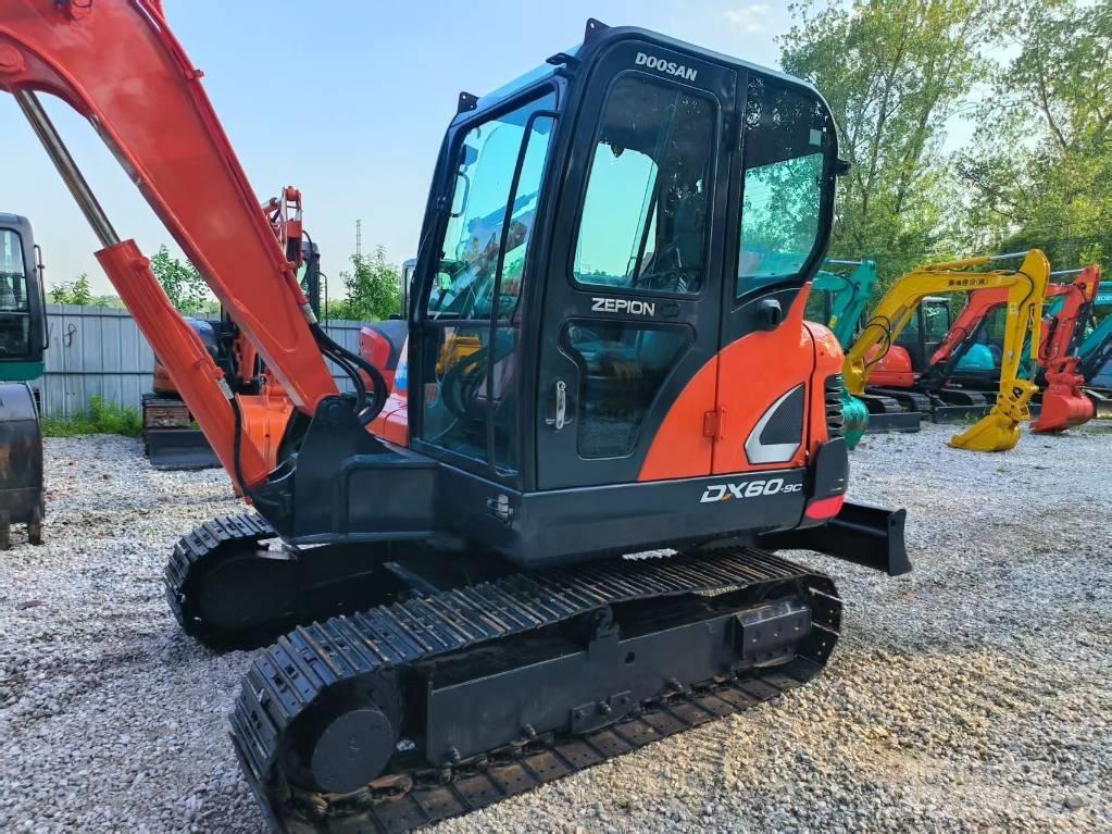 Doosan DX 60 Minikoparki