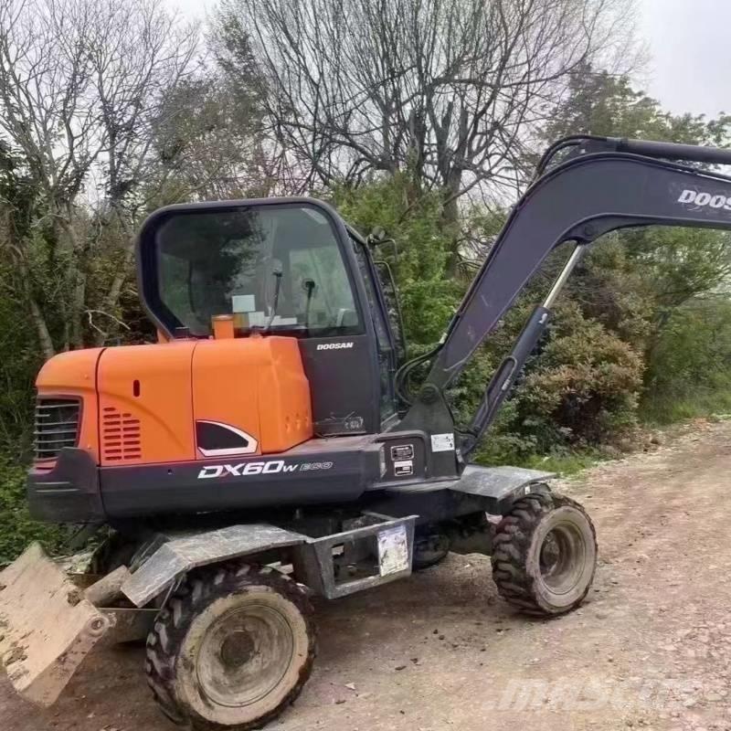 Kubota DX60w Koparki kołowe