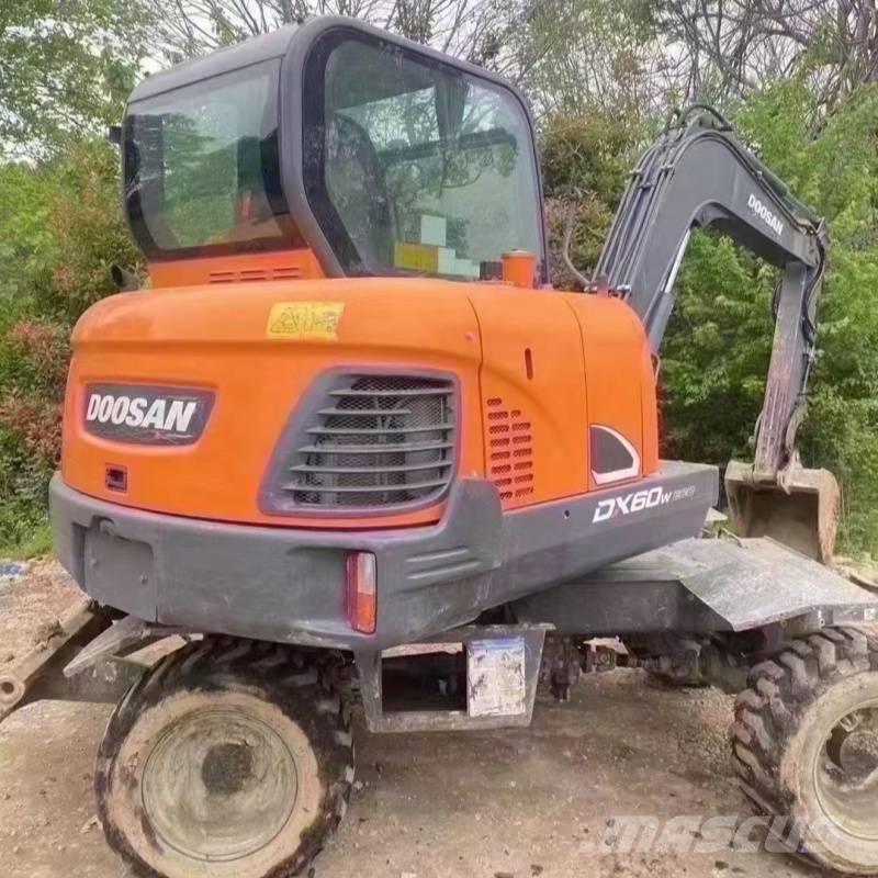 Kubota DX60w Koparki kołowe