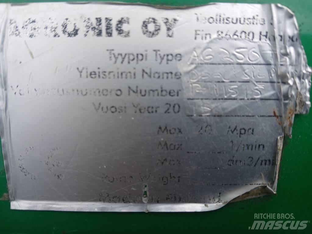 Agronic 250Ts Rozdrabniacze, krajarki i odwijarki słomy