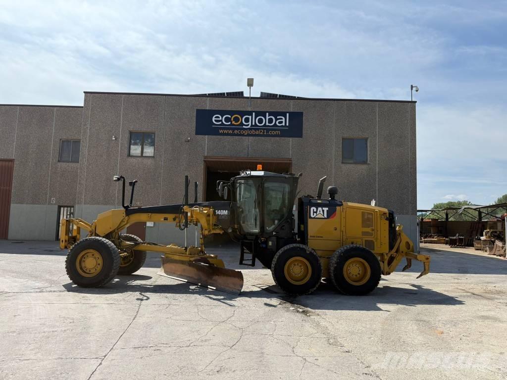 CAT 140 M 3 AWD Równiarki