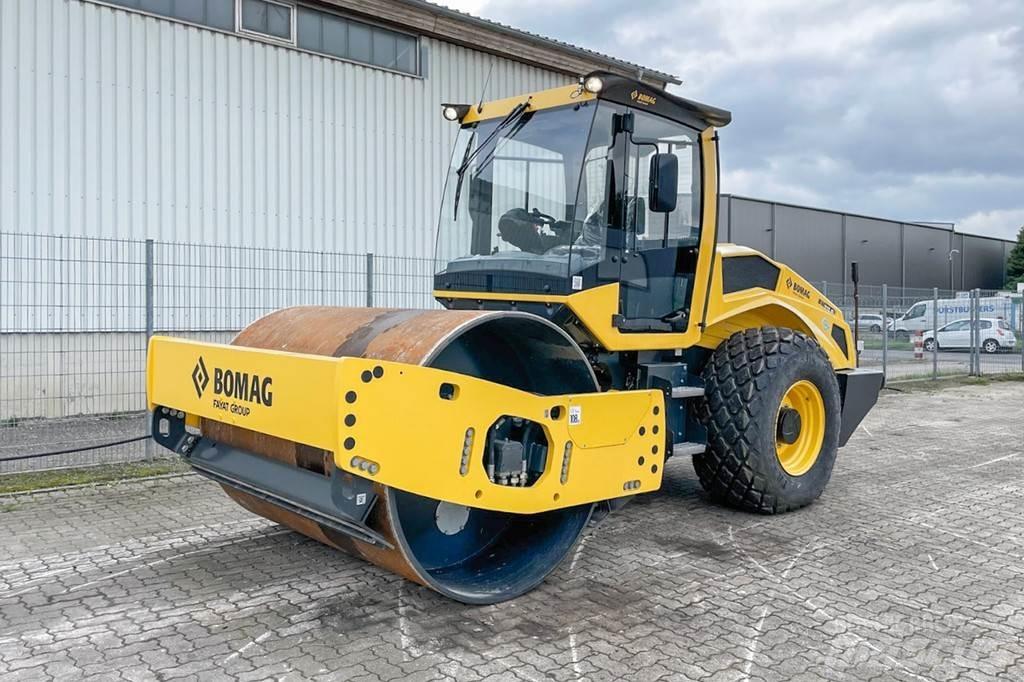 Bomag BW 213 D-5 Walce jednobębnowe