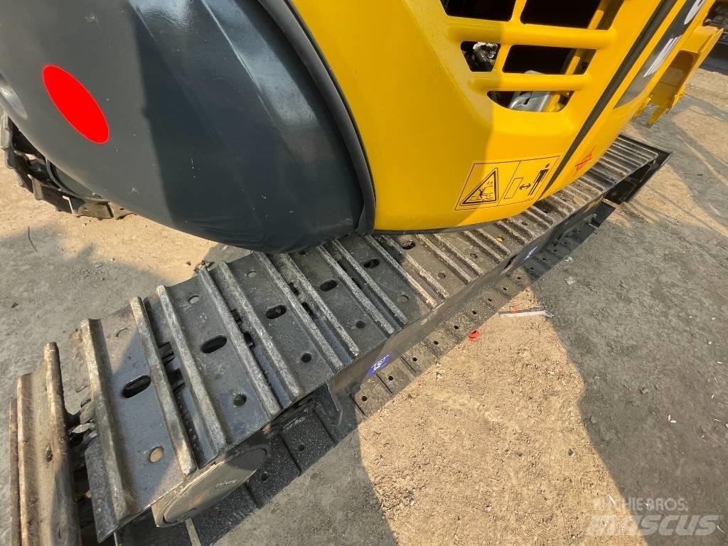 Komatsu PC 30 Koparki gąsienicowe