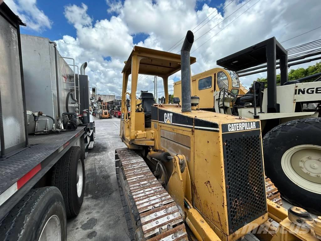 CAT D 3 C III Spycharki gąsienicowe