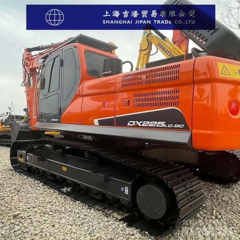 Doosan DX 225 Koparki gąsienicowe