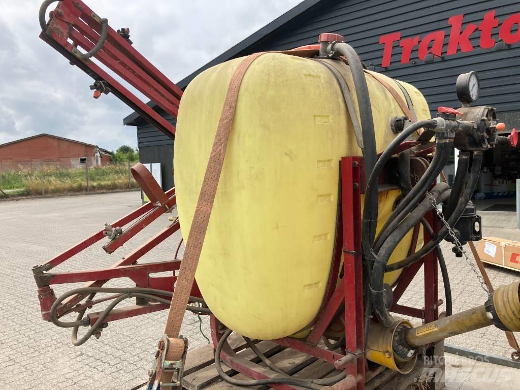 Hardi NK 600 Zamontowane opryskiwacze