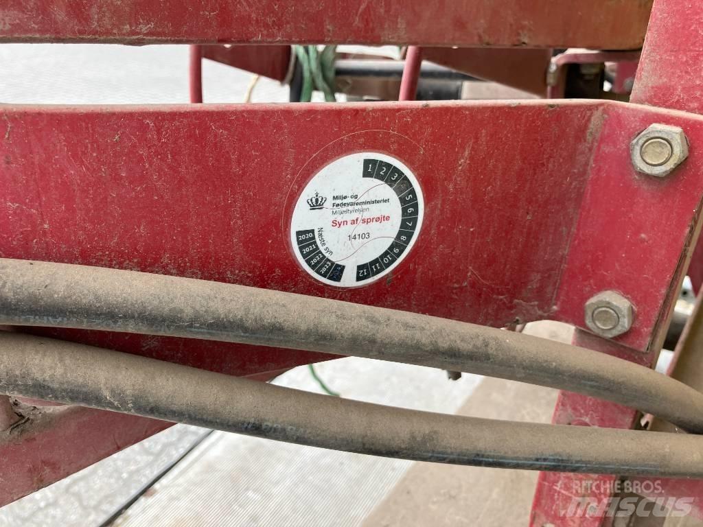 Hardi NK 600 Zamontowane opryskiwacze