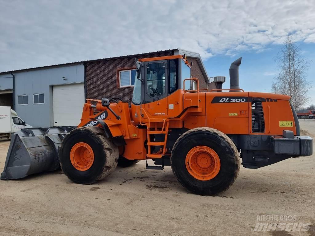 Doosan DL 300 Ładowarki kołowe