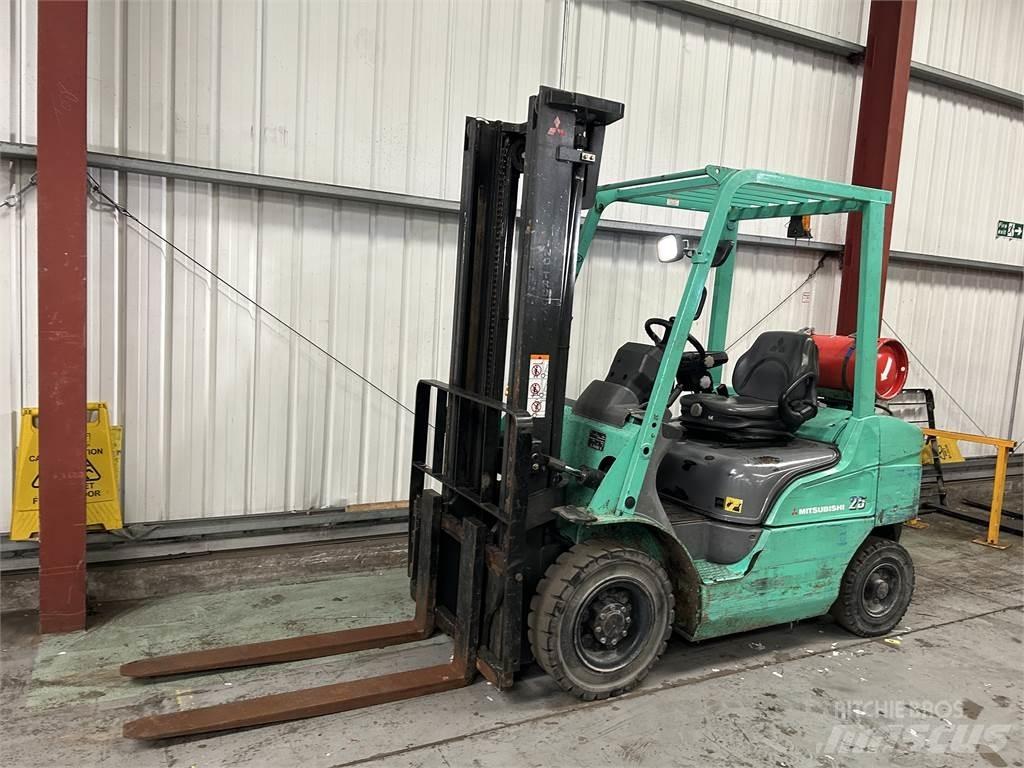 Mitsubishi FG25NT Wózki LPG