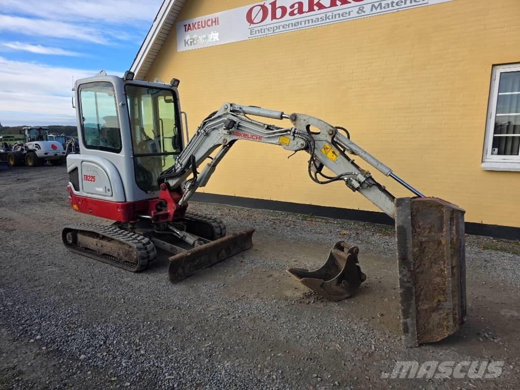 Takeuchi TB 225 Minikoparki