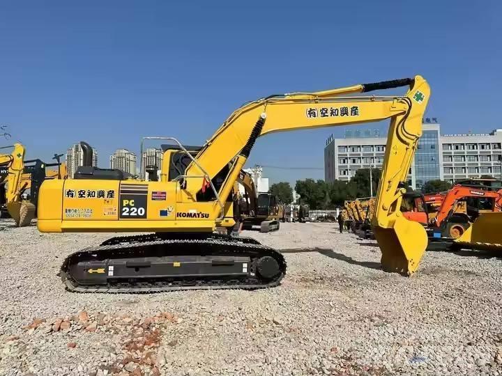 Komatsu PC 220 Koparki gąsienicowe