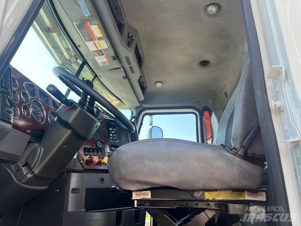 Mack CXU 613 Ciągniki siodłowe
