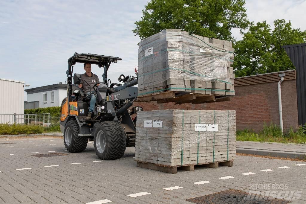 GiANT G2700 Xtra HD Ładowarki burtowe
