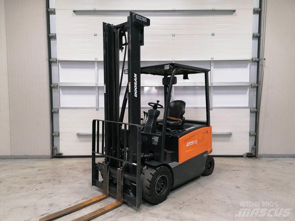 Doosan B25X-7 Wózki elektryczne