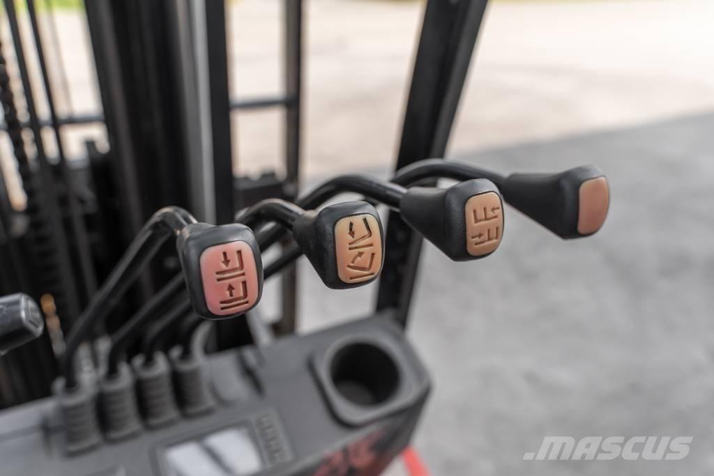 Manitou MI 30 D Wózki Diesla
