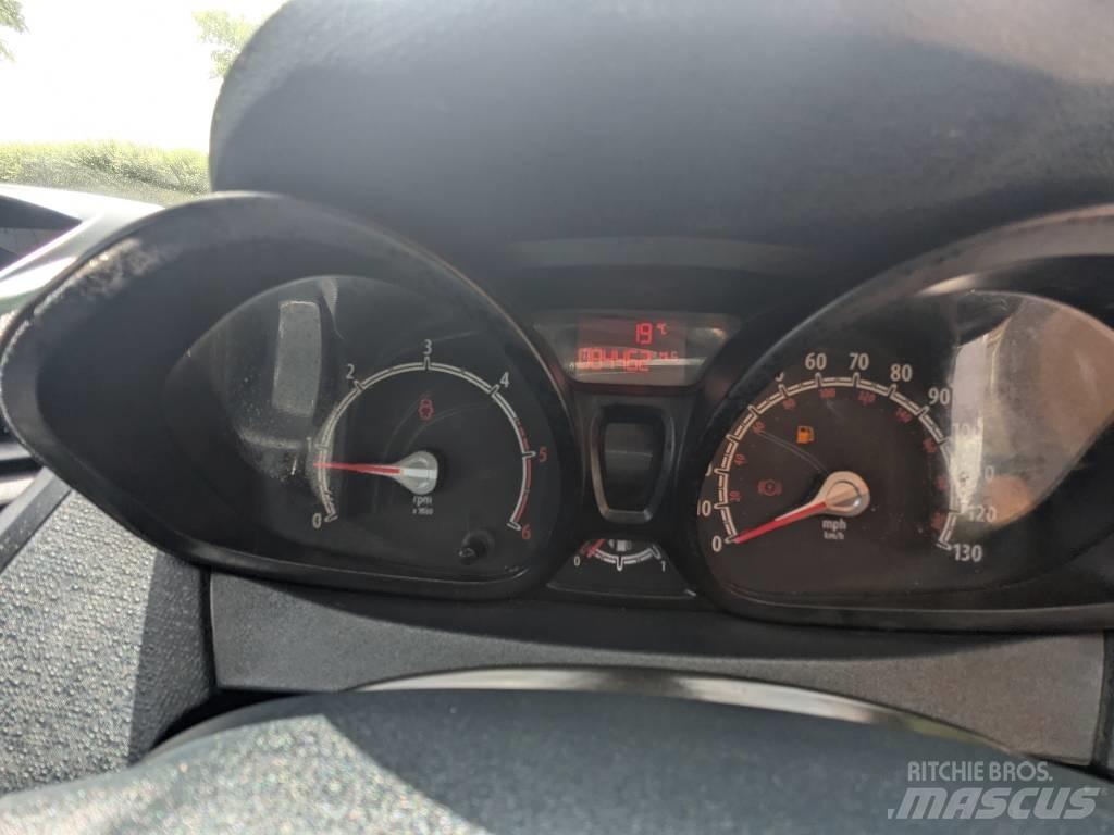 Ford Fiesta Van Busy / Vany