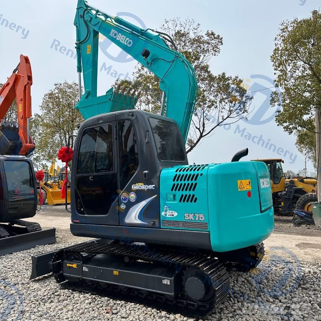 Kobelco SK75 Koparki gąsienicowe