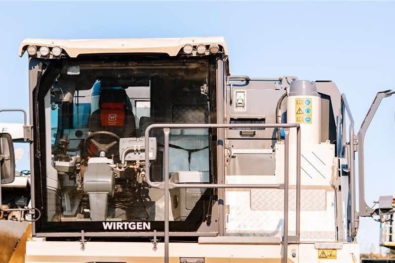 Wirtgen WR240 Inne