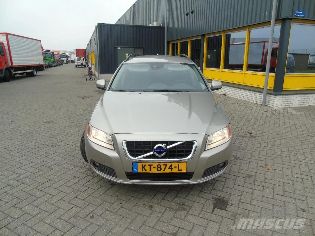 Volvo V70 + manual Samochody osobowe