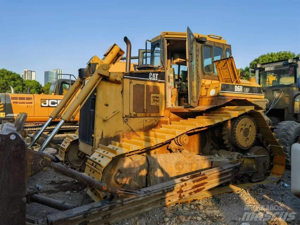 CAT D 6 R Spycharki gąsienicowe