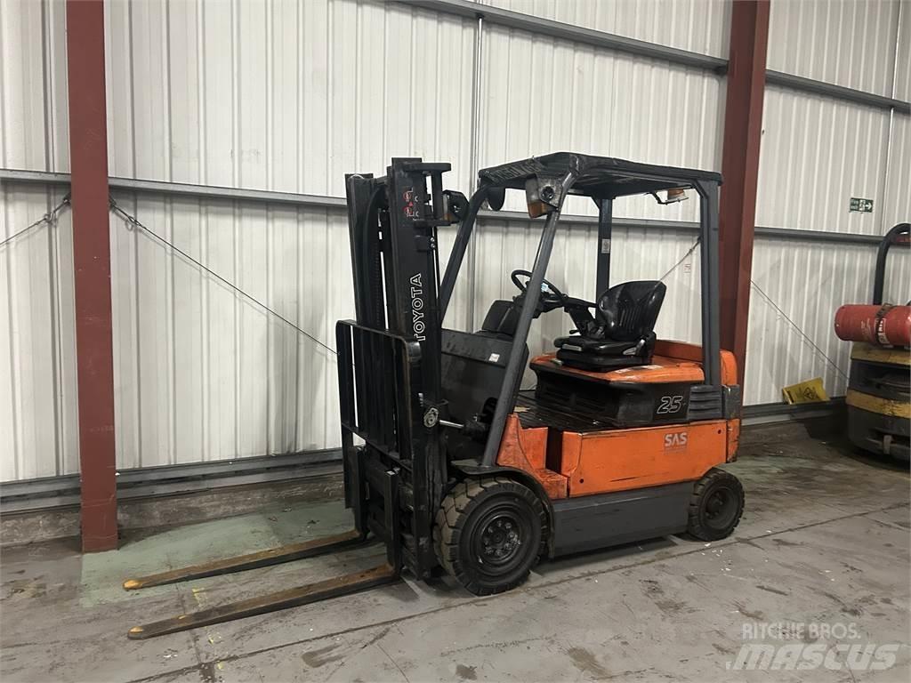 Toyota 7FBMF25 Wózki elektryczne