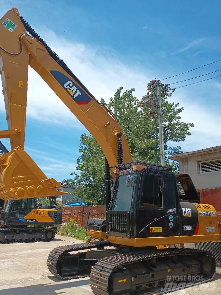 CAT 320 D2 Koparki gąsienicowe