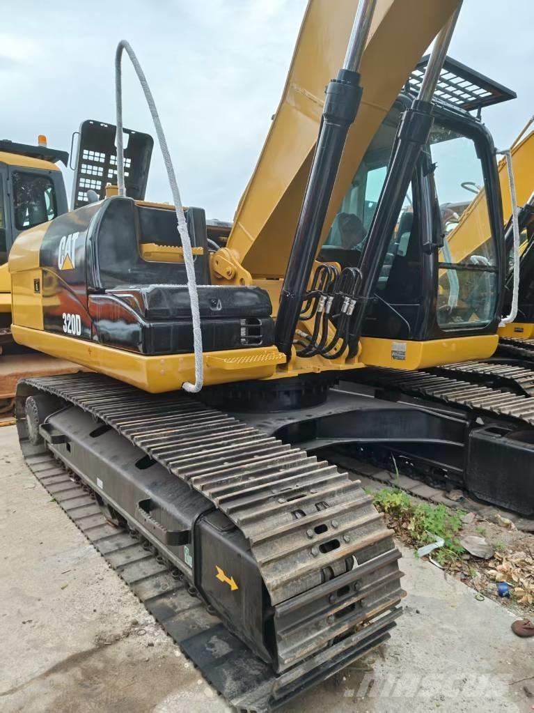 CAT 320 D Koparki gąsienicowe