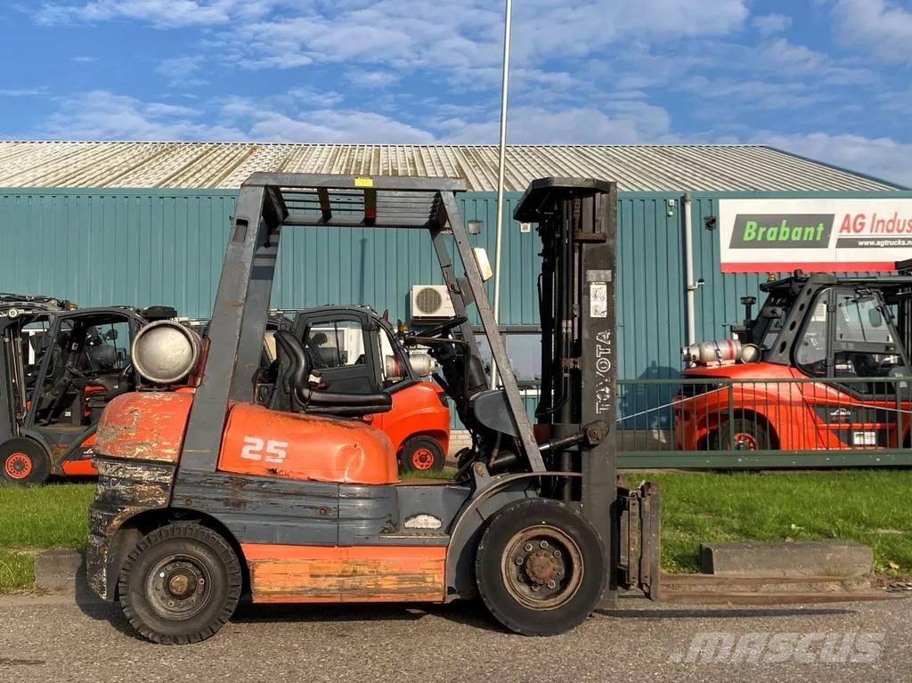 Toyota 42-6FGF25 Wózki LPG