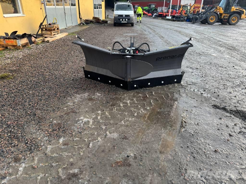 Pronar PUV 2400 M Lemiesze i pługi śnieżne