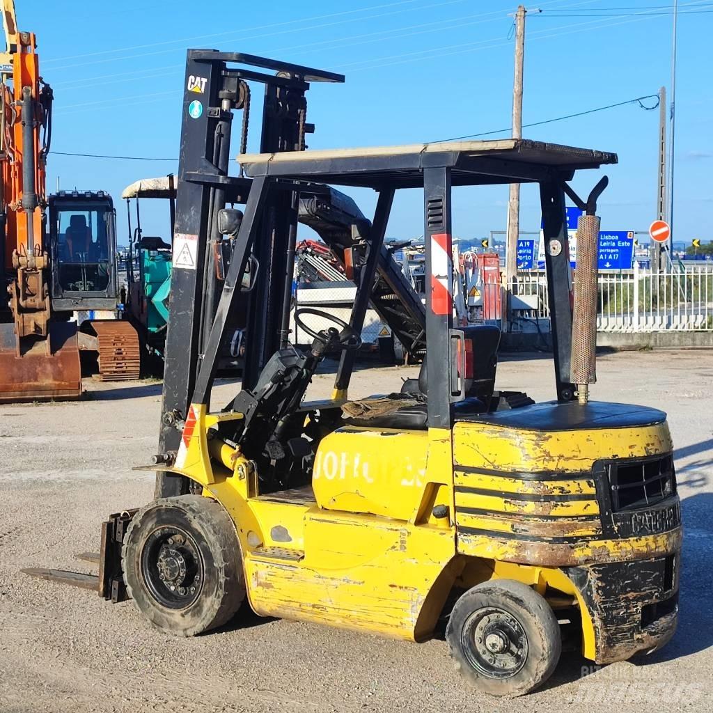 CAT DP 25 Wózki Diesla