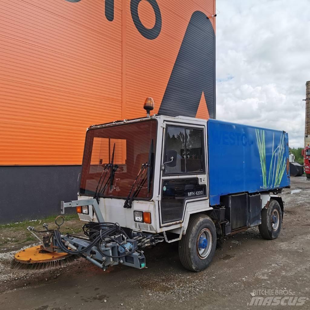 Mfh 4200 Zamiatarki - Zgarniarki - Odśnieżarki
