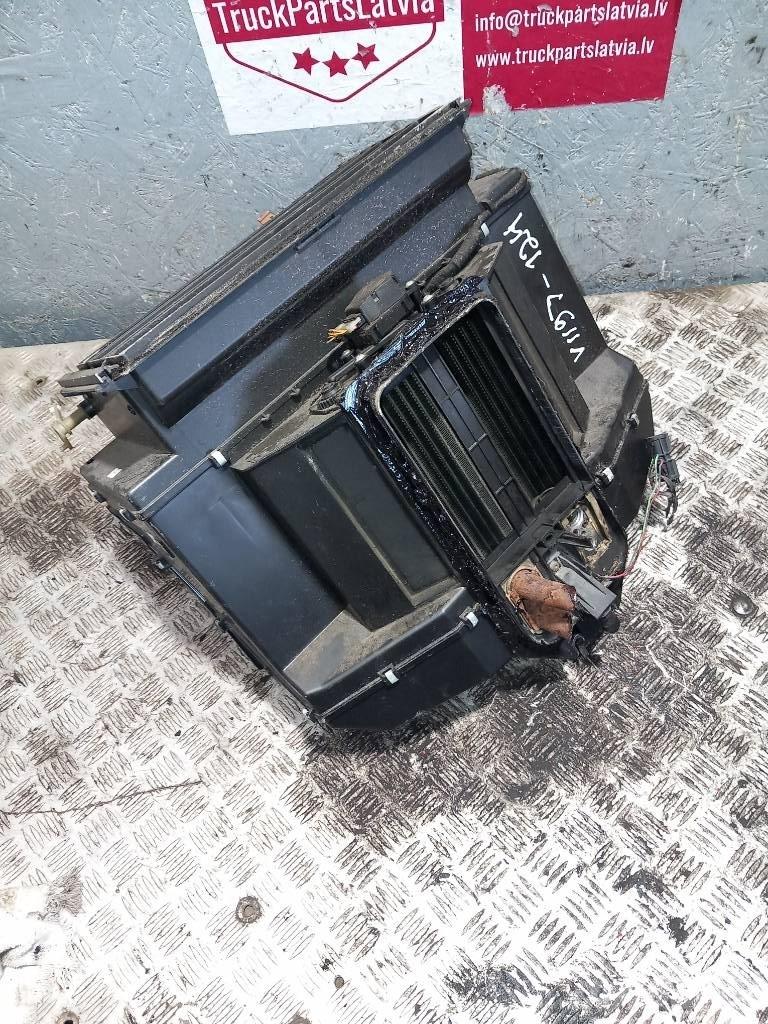 Volvo FH 12    21318095 Kabiny i wnętrze