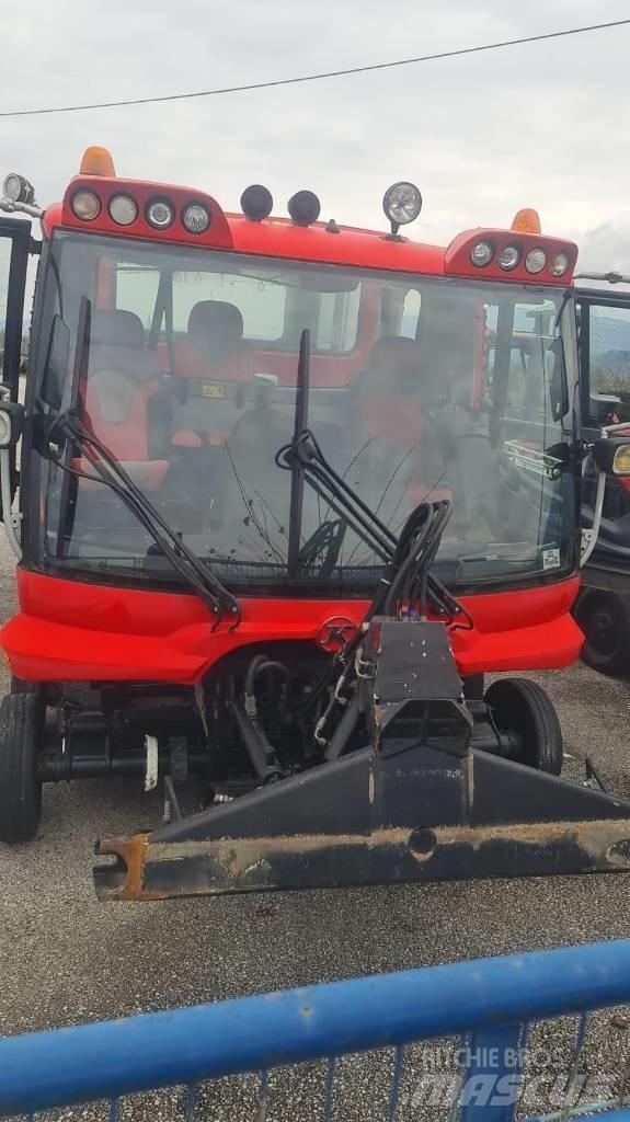  PistenBully  600 Ratraki śniegowe