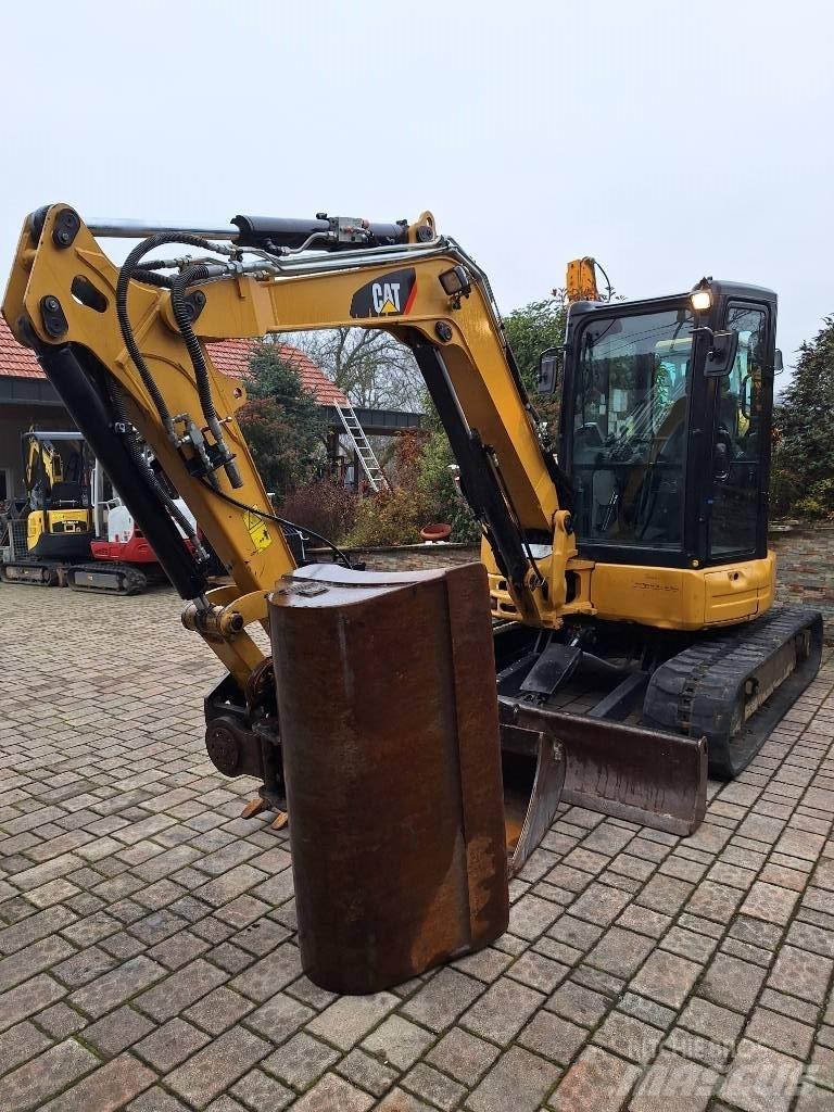 CAT 305 E2 + Powertilt Minikoparki