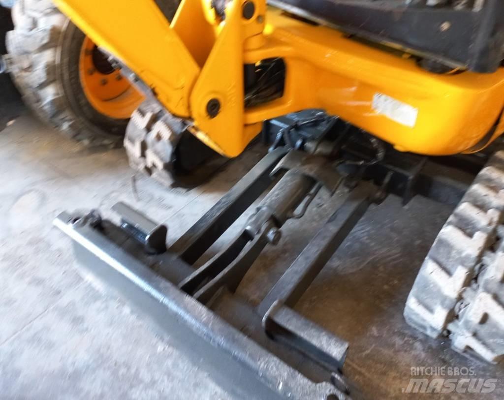 JCB 8018 CTS Minikoparki