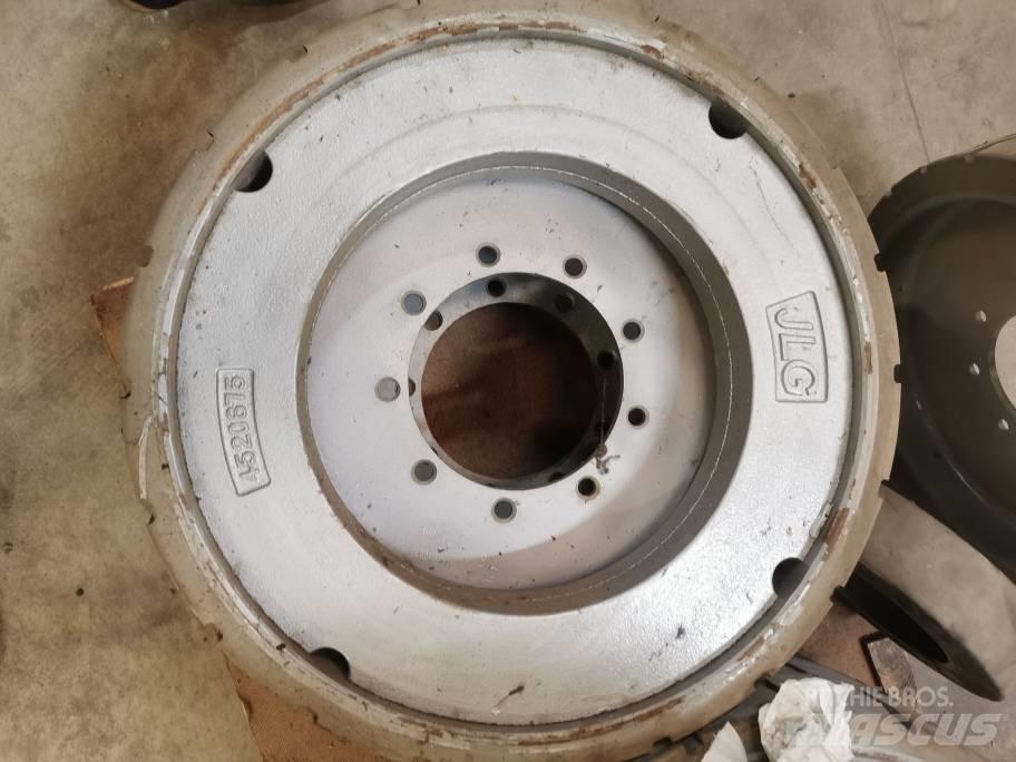 JLG E 300 AJP Opony, koła i felgi