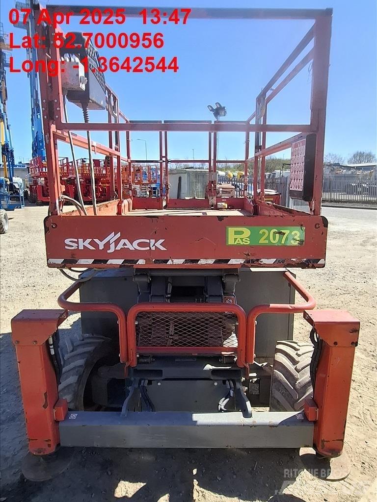SkyJack SJ 6832 RT Podnośniki nożycowe