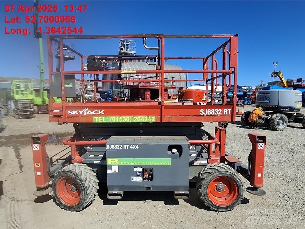 SkyJack SJ 6832 RT Podnośniki nożycowe