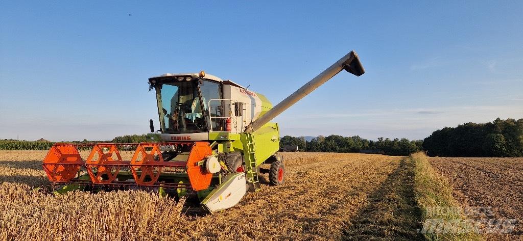 CLAAS Avero 240 Kombajny zbożowe