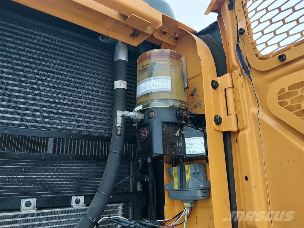 Hyundai HX160L Koparki gąsienicowe